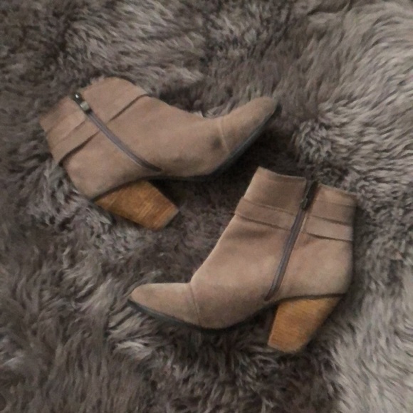 Vince Camuto Booties - Picture 2 of 9